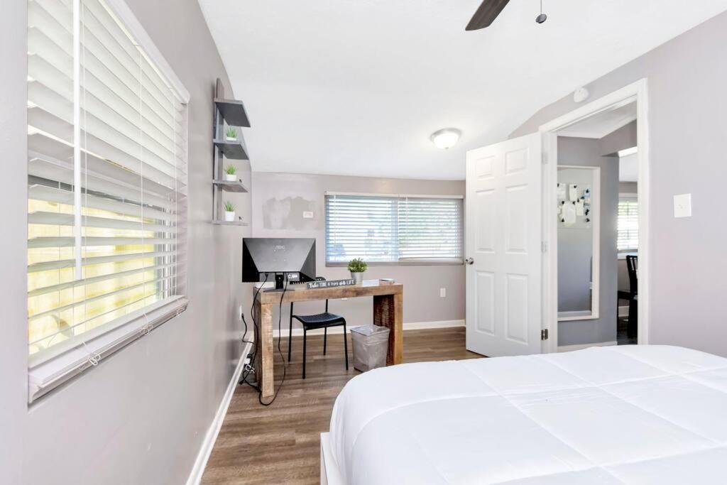 Cozy With Patio & Grill, Private And Location Holiday home *