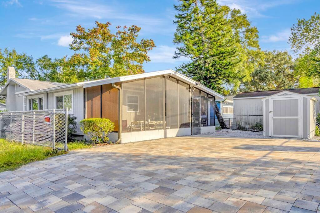 Cozy With Patio & Grill, Private And Location Holiday home Tampa